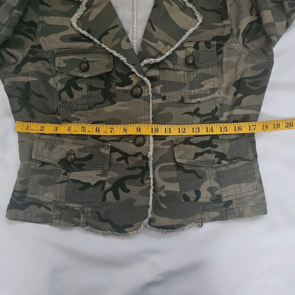 Bailey's Point Camo Print Frayed Trim Buttoned Pockets Jean Jacket Size L (11/13 - Picture 14 of 16